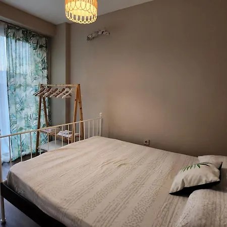 アパート Modern 2 Bedroom Fully Equipped, Dt & Metro, Ac, Wi-fi イスタンブール