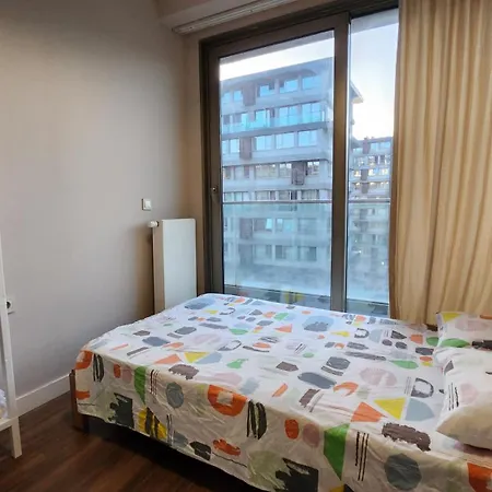 Modern 2 Bedroom Fully Equipped, Dt & Metro, Ac, Wi-fi